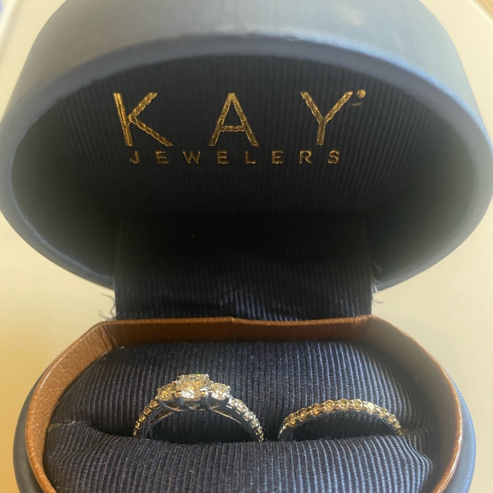 Leo diamond bridal set size 5 $2500